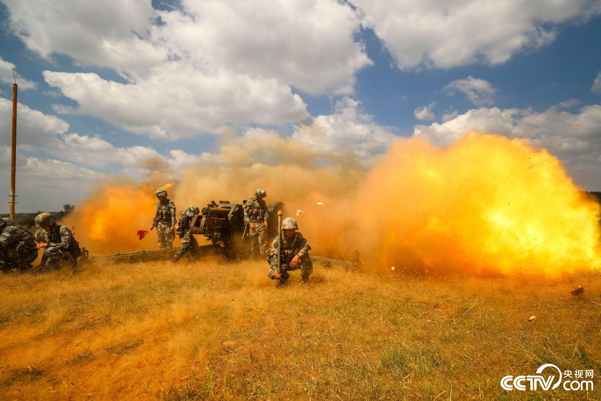 第75集团军某合成旅炮兵实弹射击提升部队协同打击能力