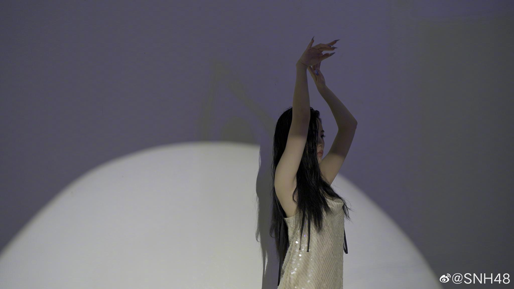 93 湿发fox造型侧拍花絮049969♀15 @snh48-孙芮 sugarfree