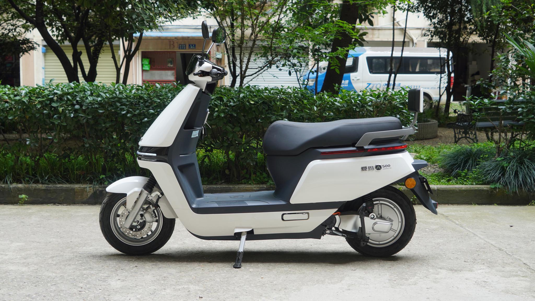 体验简直太舒服了不充电的长续航爱玛a500电动车真机体验