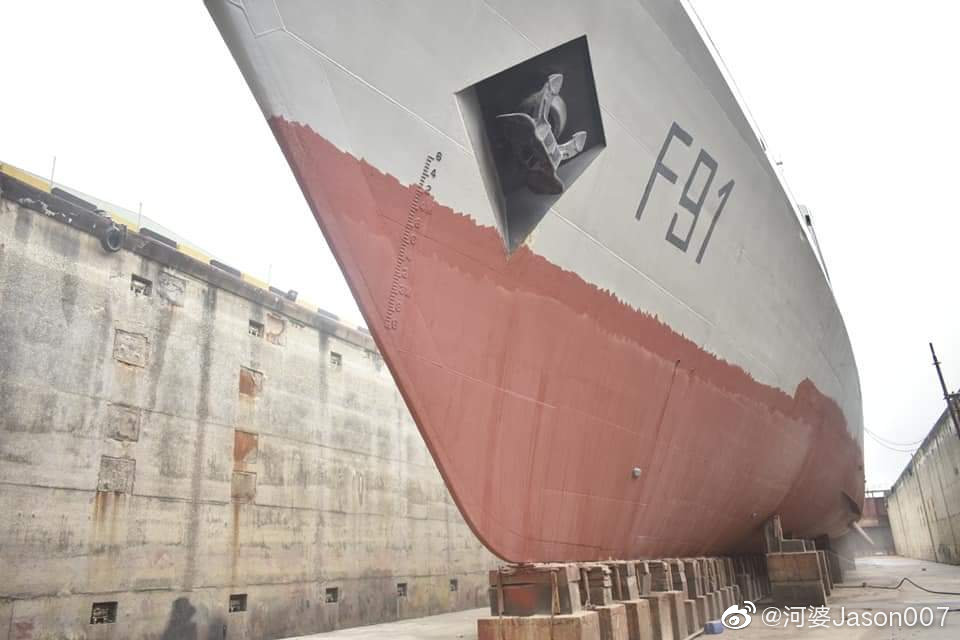 尼日利亚海军p18n巡逻舰"世纪"号 (f91)入坞维护_高清图集_新浪网