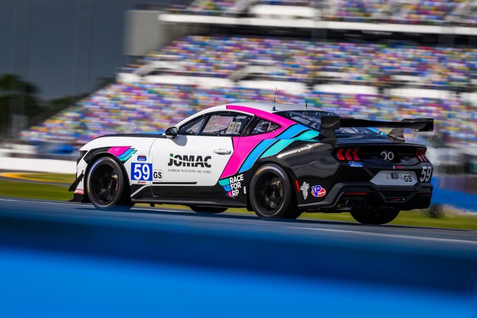 福特mustang gt3,gt4赛车首站竞逐迪通拿耐力赛