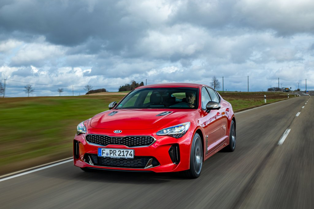 最快的起亚车型,搭载3.3l v6发动机,全新起亚stinger官图