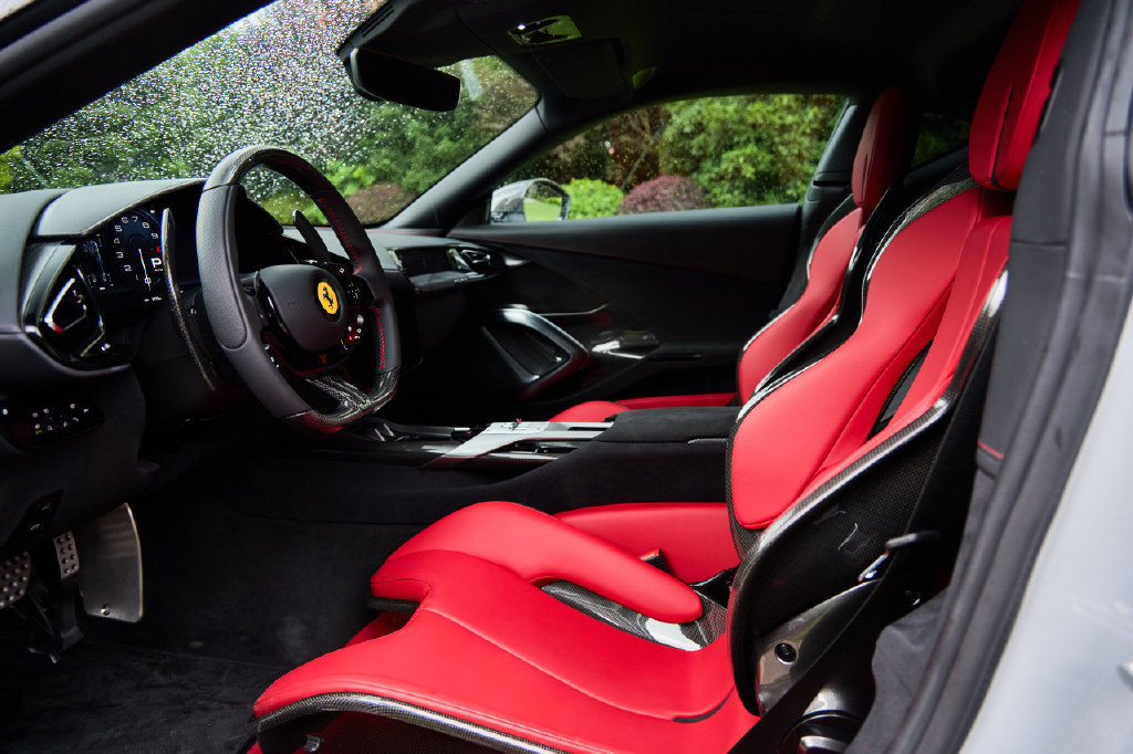 法拉利12cilindri:跃马全新v12双座berlinetta跑车中国首秀!