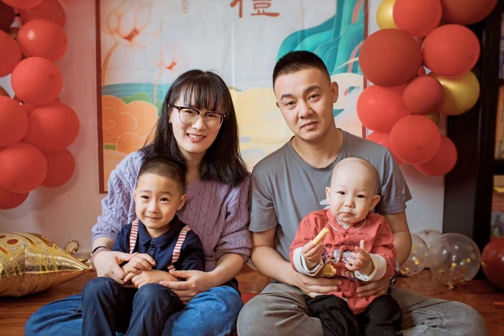 庆生日，34个宝宝“云合影”！在线交流，互相打气，百位宝妈“云”端结成一个家休闲区蓝鸢梦想 - Www.slyday.coM