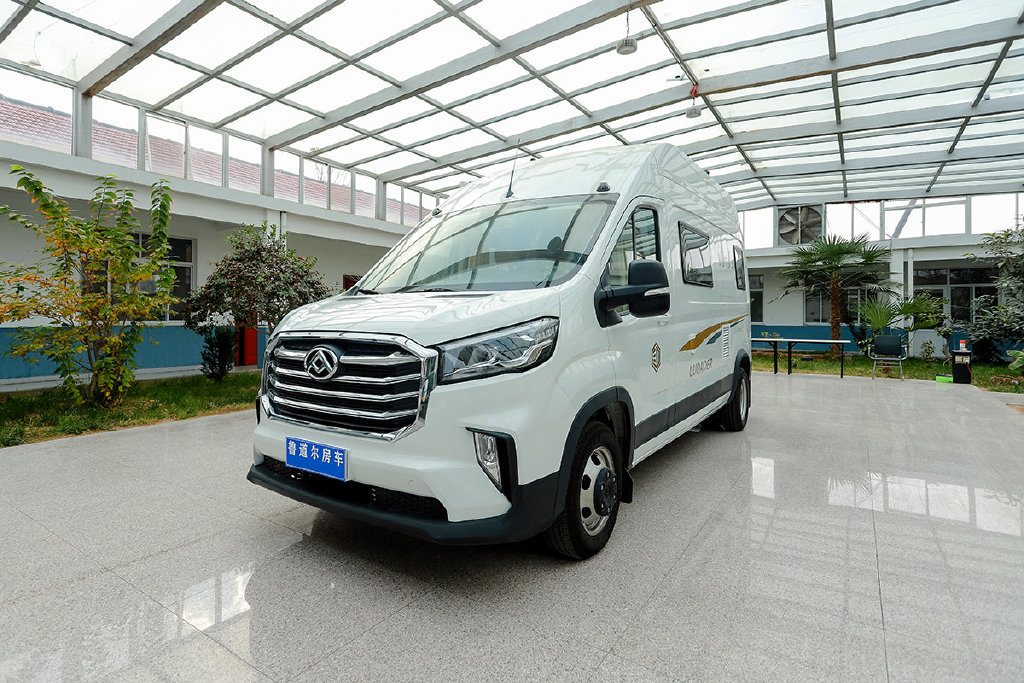 适合1-2人轻奢出行!鲁道尔v90炫颜版房车