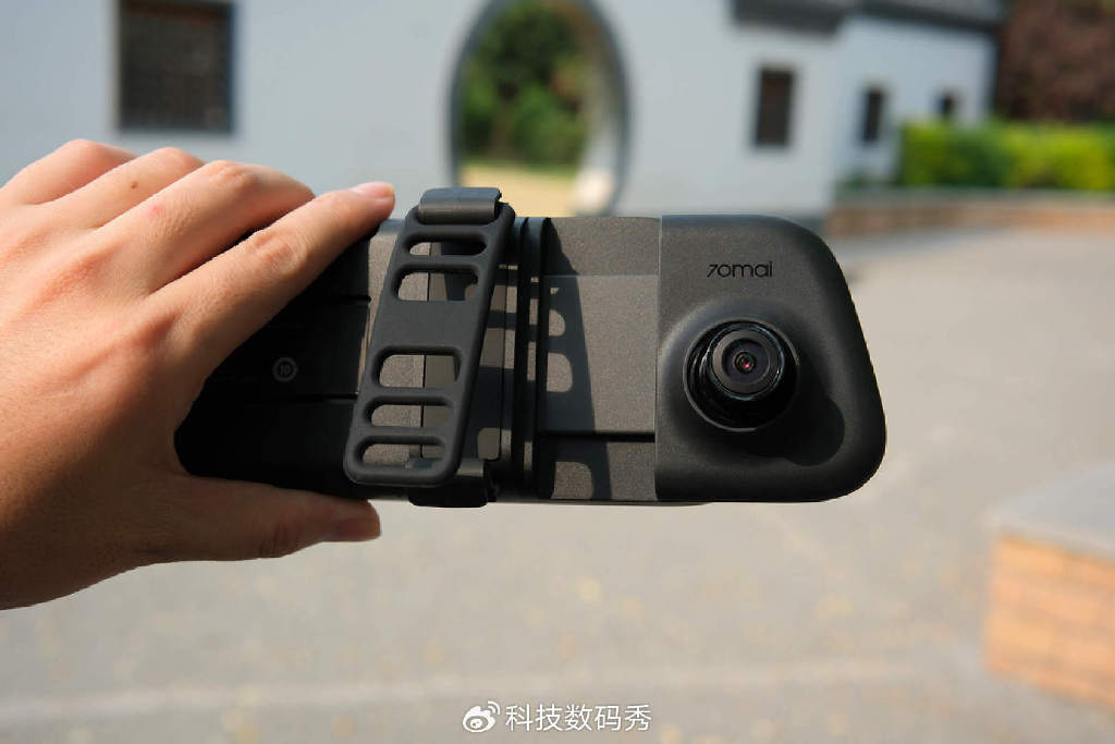 标配即高配新手车主必选70迈s500行车记录仪流媒体后视镜测评