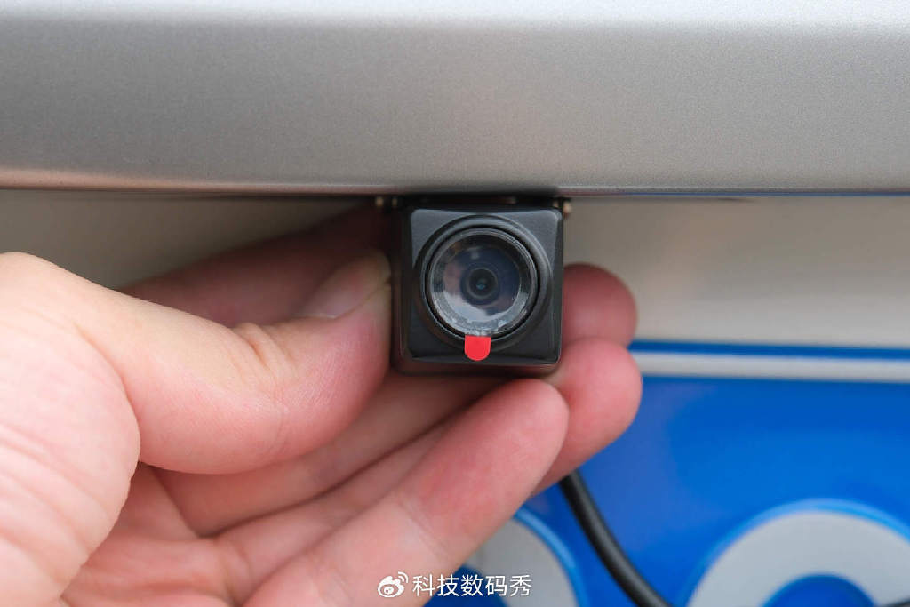 标配即高配新手车主必选70迈s500行车记录仪流媒体后视镜测评