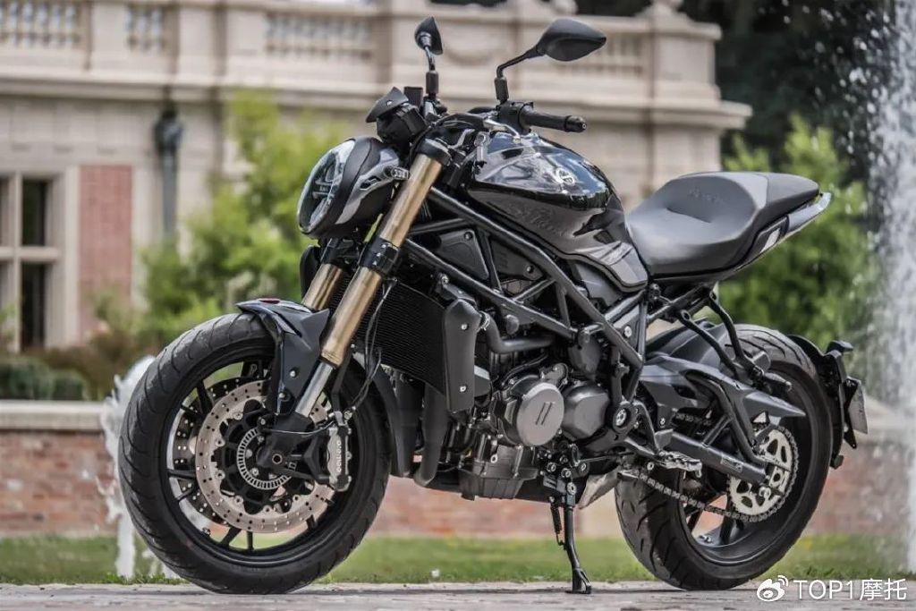 因此大部分品牌基本都没有再推出过新的街车型号,而且贝纳利这两年的