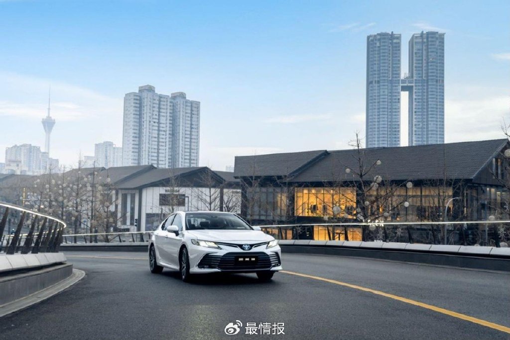 比起各种绿牌新能源20多万买混动我为什么更推荐凯美瑞