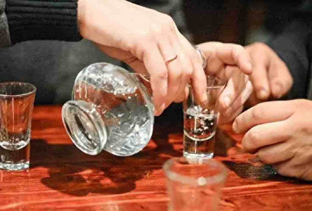 当有人问你为什么喜欢喝酒时,就送他3个无懈可击的喝酒理由!休闲区蓝鸢梦想 - Www.slyday.coM 当有人问你为什么喜欢喝酒时,就送他3个无懈可击的喝酒理由!休闲区蓝鸢梦想 - Www.slyday.coM