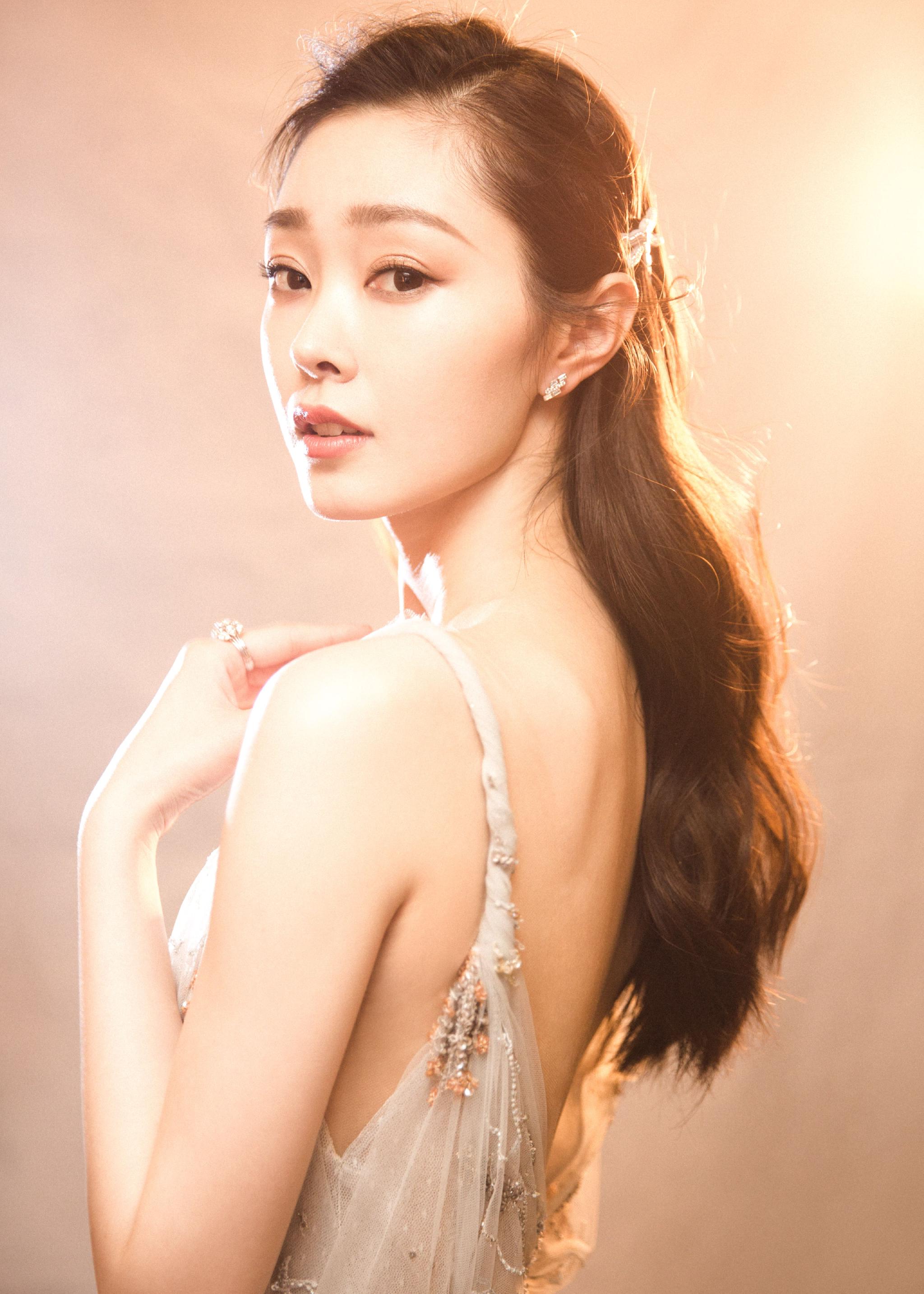 宋轶 漂亮的女神穿什么都好看_高清图集_新浪网