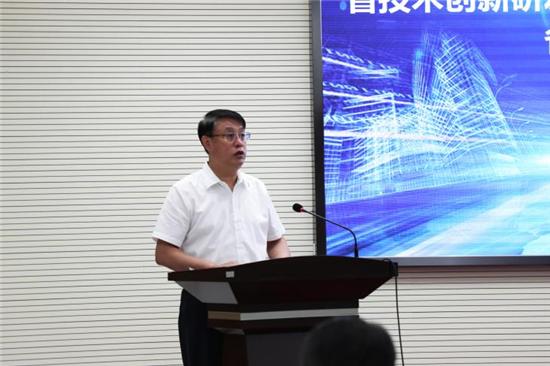 省技术创新研发工程中心主任田东泉讲话摄影 黄非