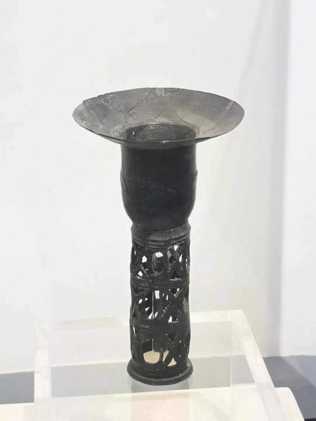 "四千年前地球文明最精致之制作"——蛋壳黑陶杯