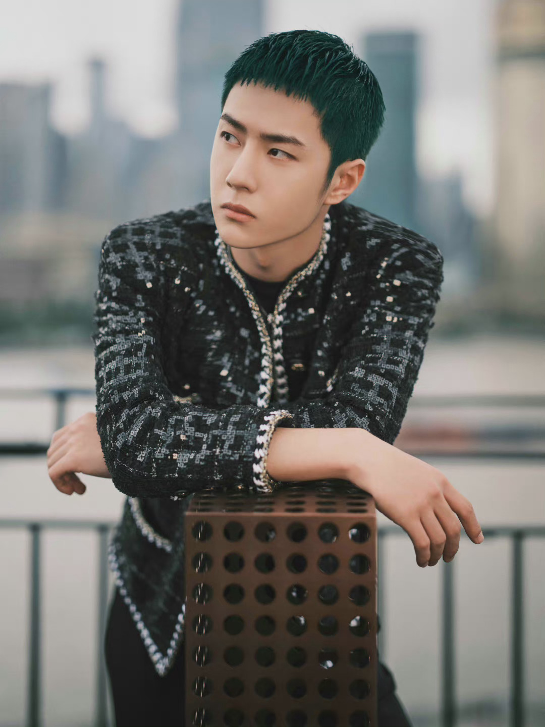 王一博绿发库存照好帅呀酷盖轻松hold住任何发色有范儿