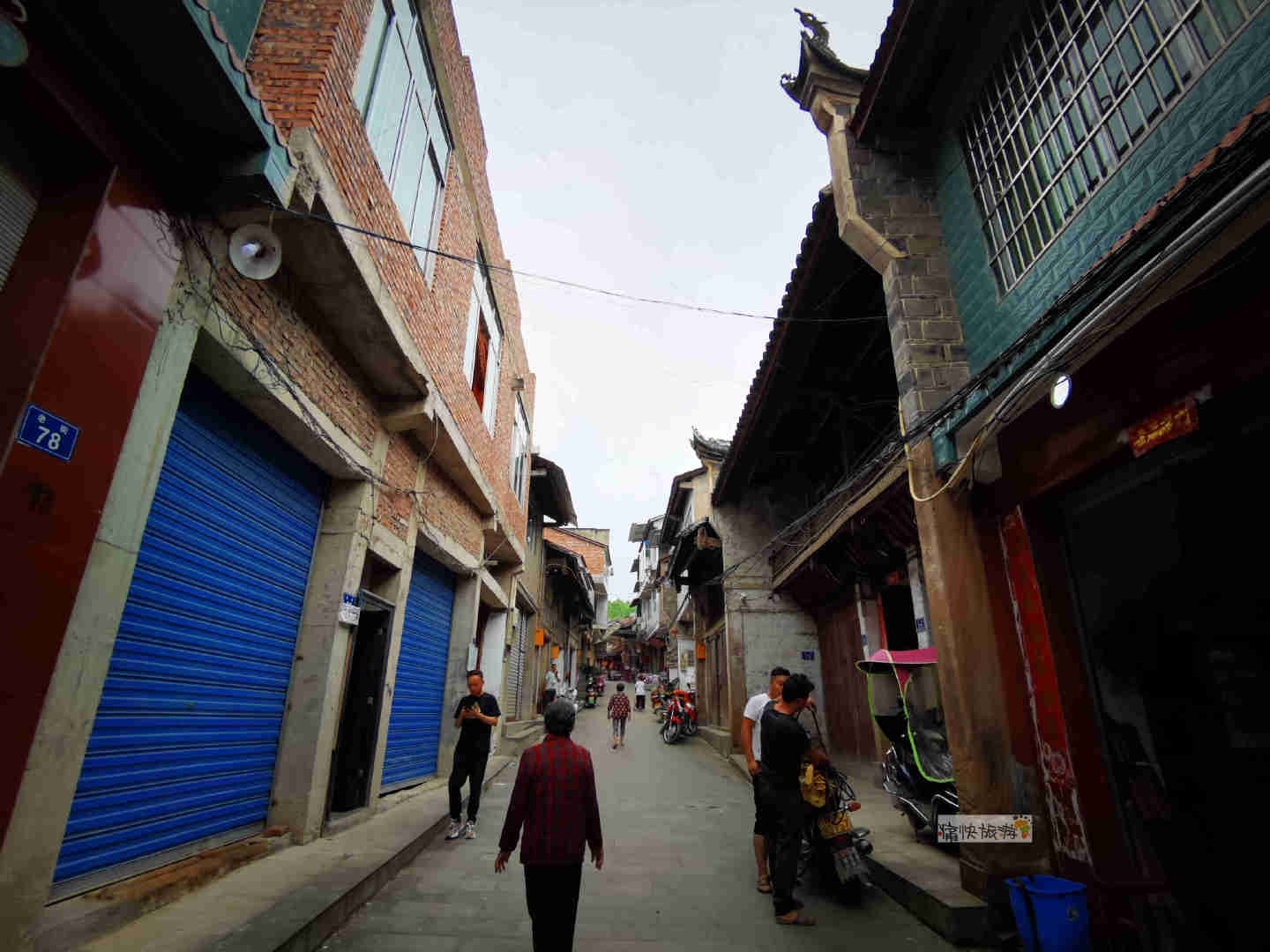 铁佛是资中县客家人聚居最多最集中的乡镇,现在还保存着独特的客家