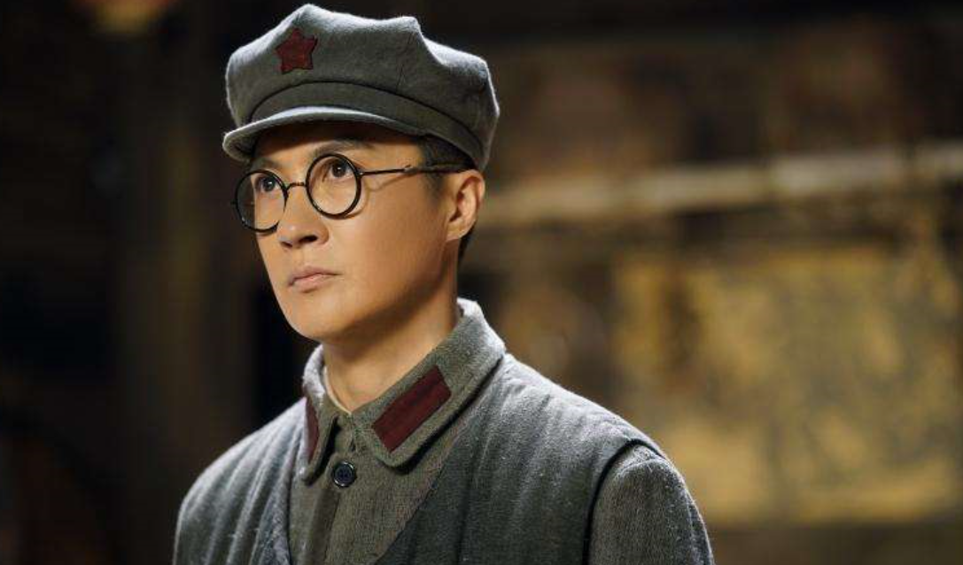 他为父还债进入娱乐圈,曾因姚笛妈妈嫌穷而被抛弃,如今身家上亿|迟帅