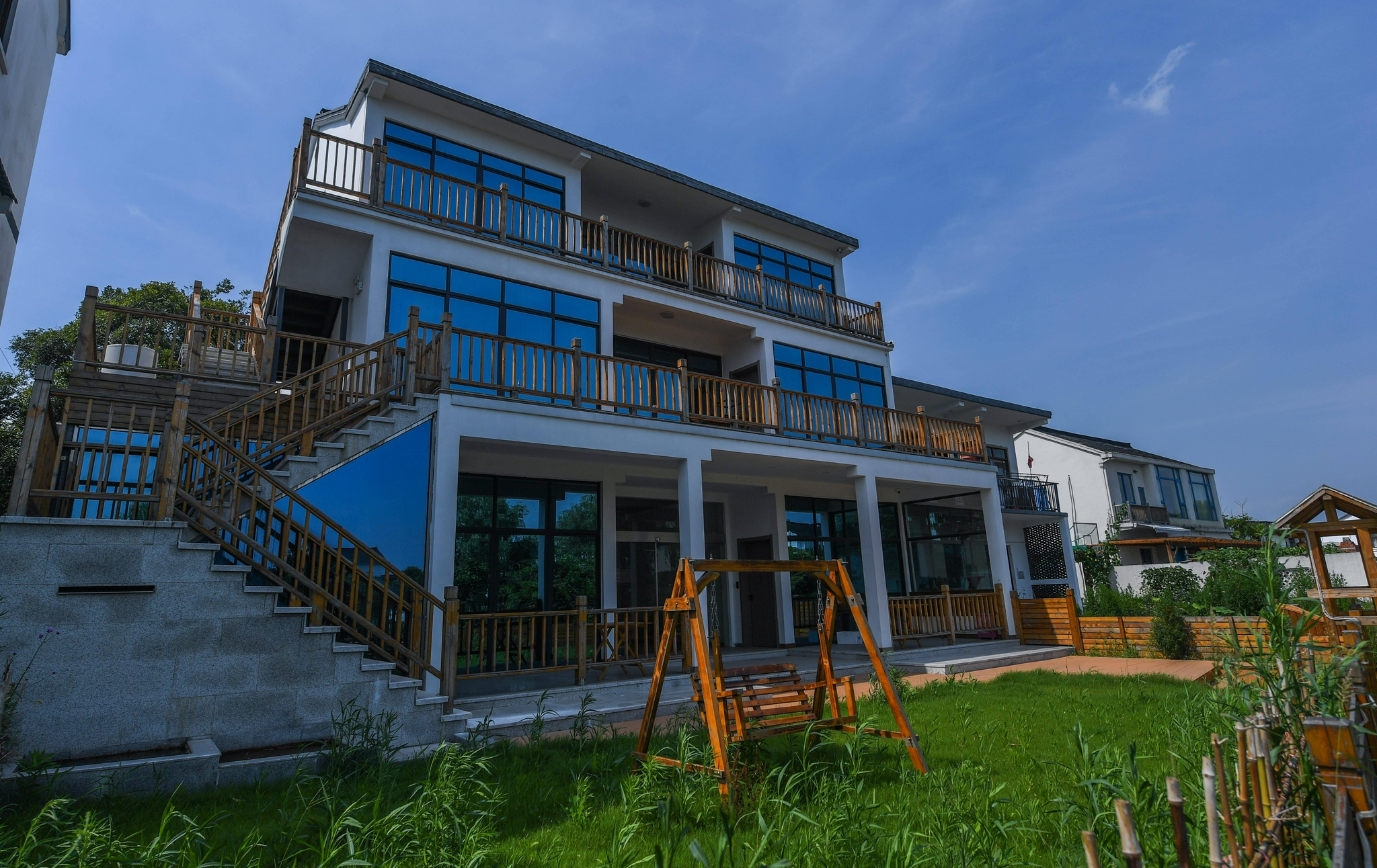 7月12日拍摄的嘉善县姚庄镇横港村的一家特色民宿.