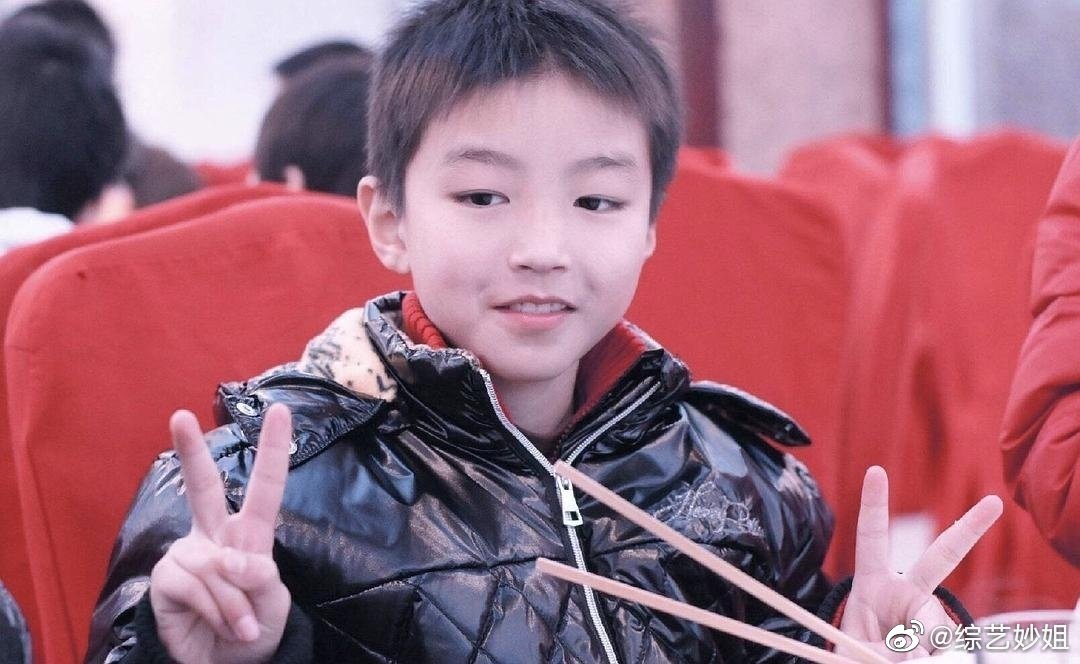 男明星们小时候太可爱了吧朱一龙, 王俊凯,李易峰,吴亦凡