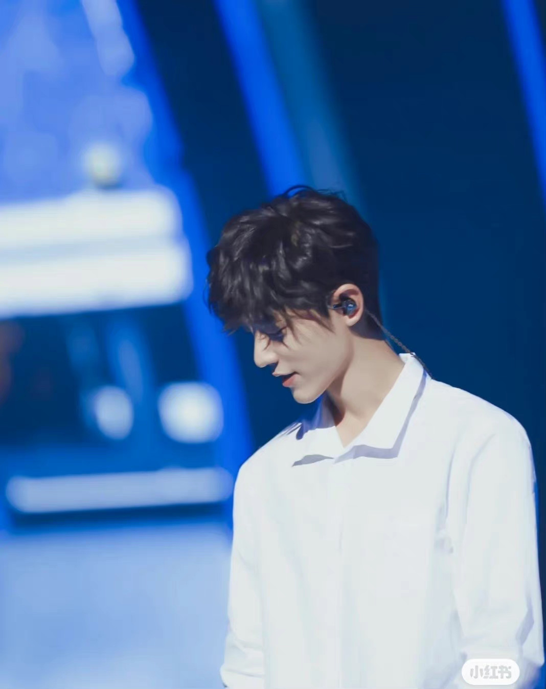 肖战白衬衫yyds拒绝路透来一波战战白衬衫帅图暴击