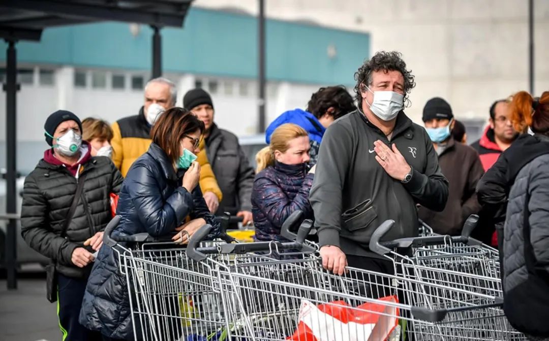 看到和中国的对比,"悔得肠子都青了" - 西方疫情与中方对比 - 实验室