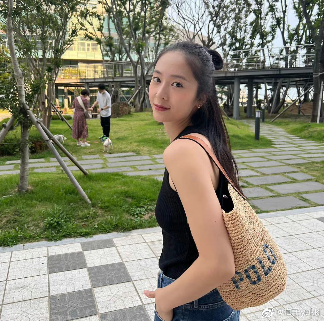 韩国麻豆小姐姐的日常出游look合集时髦随性的搭配