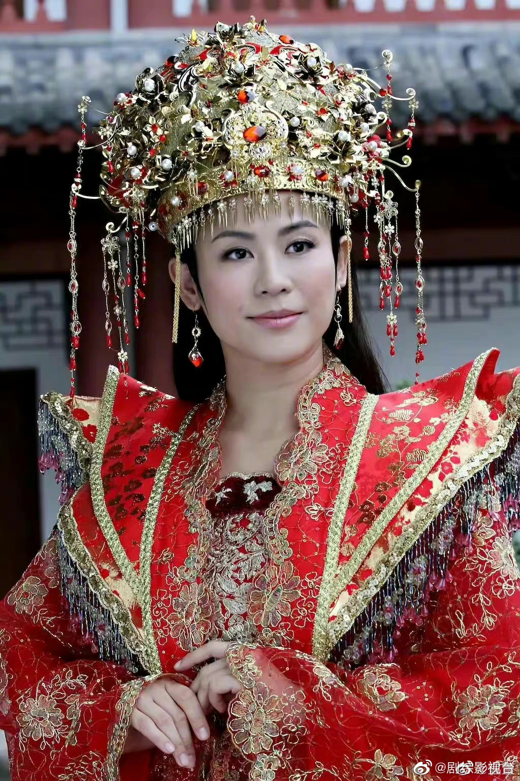 王宝钏扮演者宣萱发博回应王宝钏挖野菜剧情……__财经头条