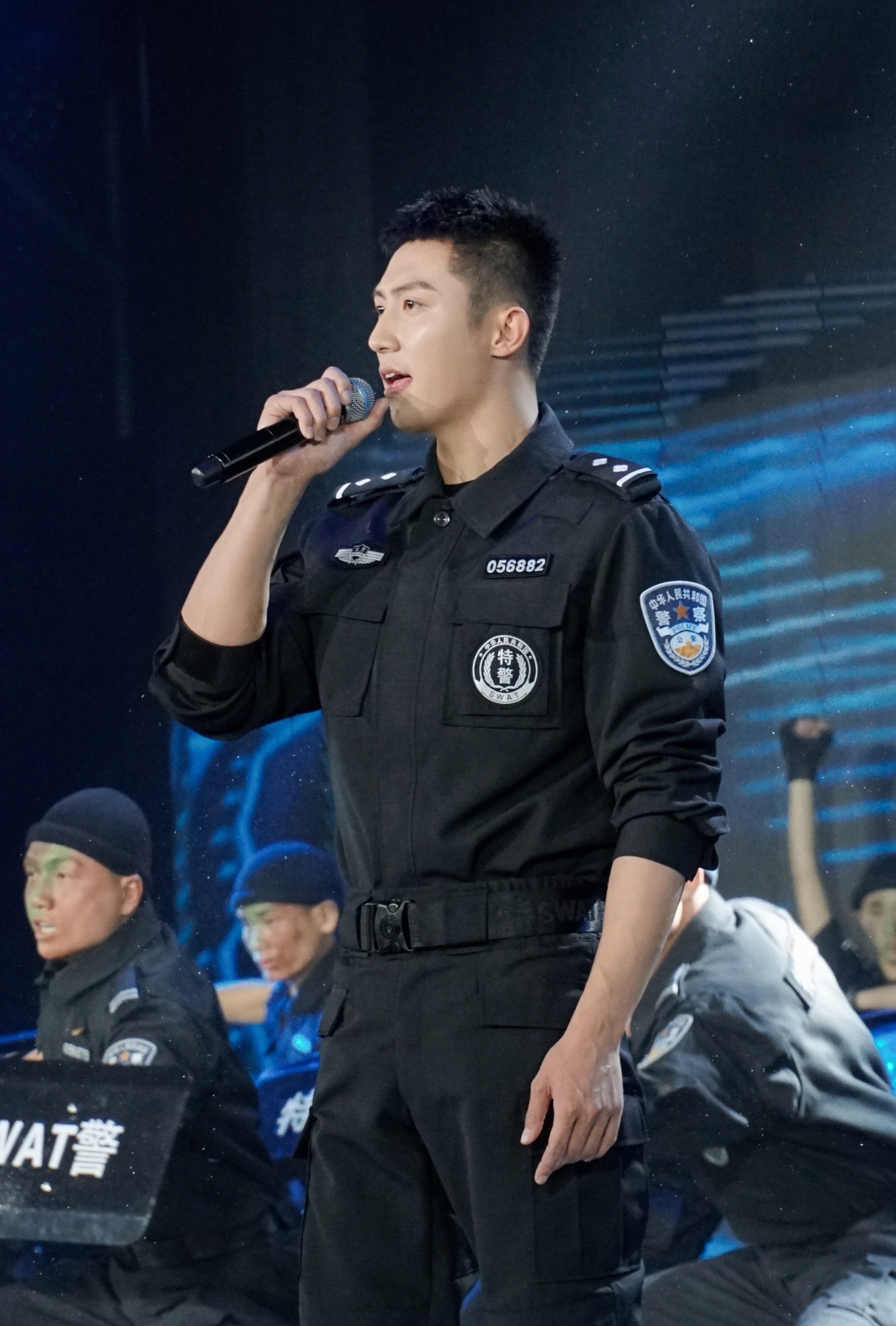 恭喜杀青!电影讲述的是中国维和警察为了维护世界安全与稳定,远