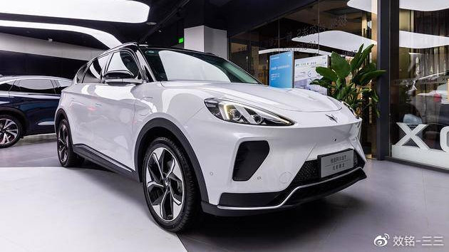 极狐阿尔法t落地多少钱 1899-78448523cd609c5128929ff68f68e098.jpg