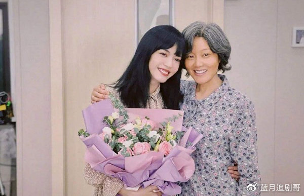 闫妮新剧《外婆的新世界》太强!姚晨王珞丹李乃文加盟,必火无疑