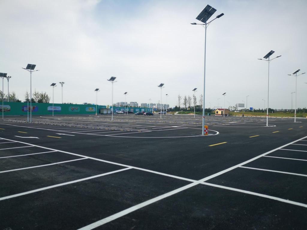 青岛北站西广场换乘停车场推出限时免费停车活动