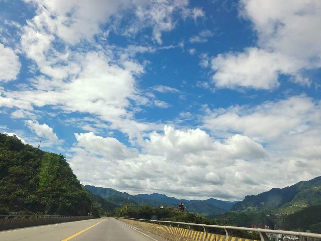 用美景说话，看过这28张图，你就知道广元秋天有多美，请签收！休闲区蓝鸢梦想 - Www.slyday.coM