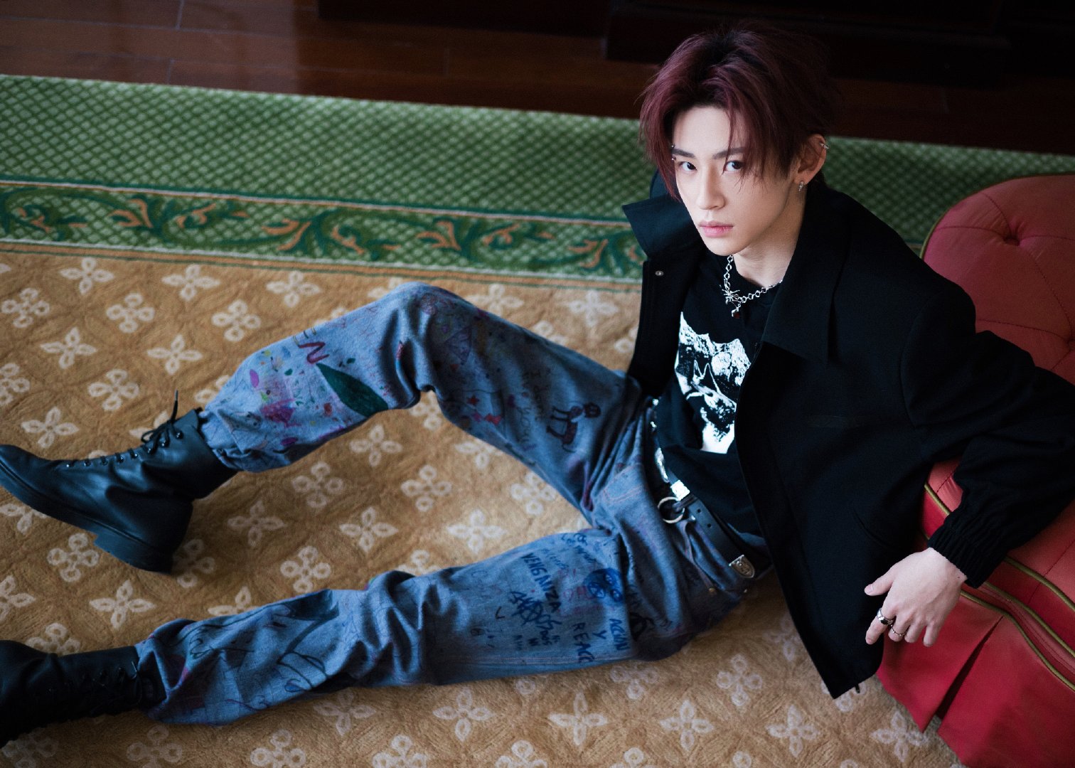 日前小鬼王琳凯亮相stuartweitzman北京限时概念店活动