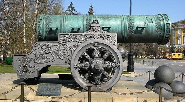 口吐巨焰的怪物结束中世纪城堡统治的射石炮