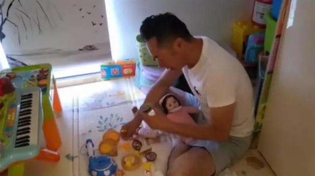 2岁女童被保姆遗留电梯后从8楼坠亡……休闲区蓝鸢梦想 - Www.slyday.coM