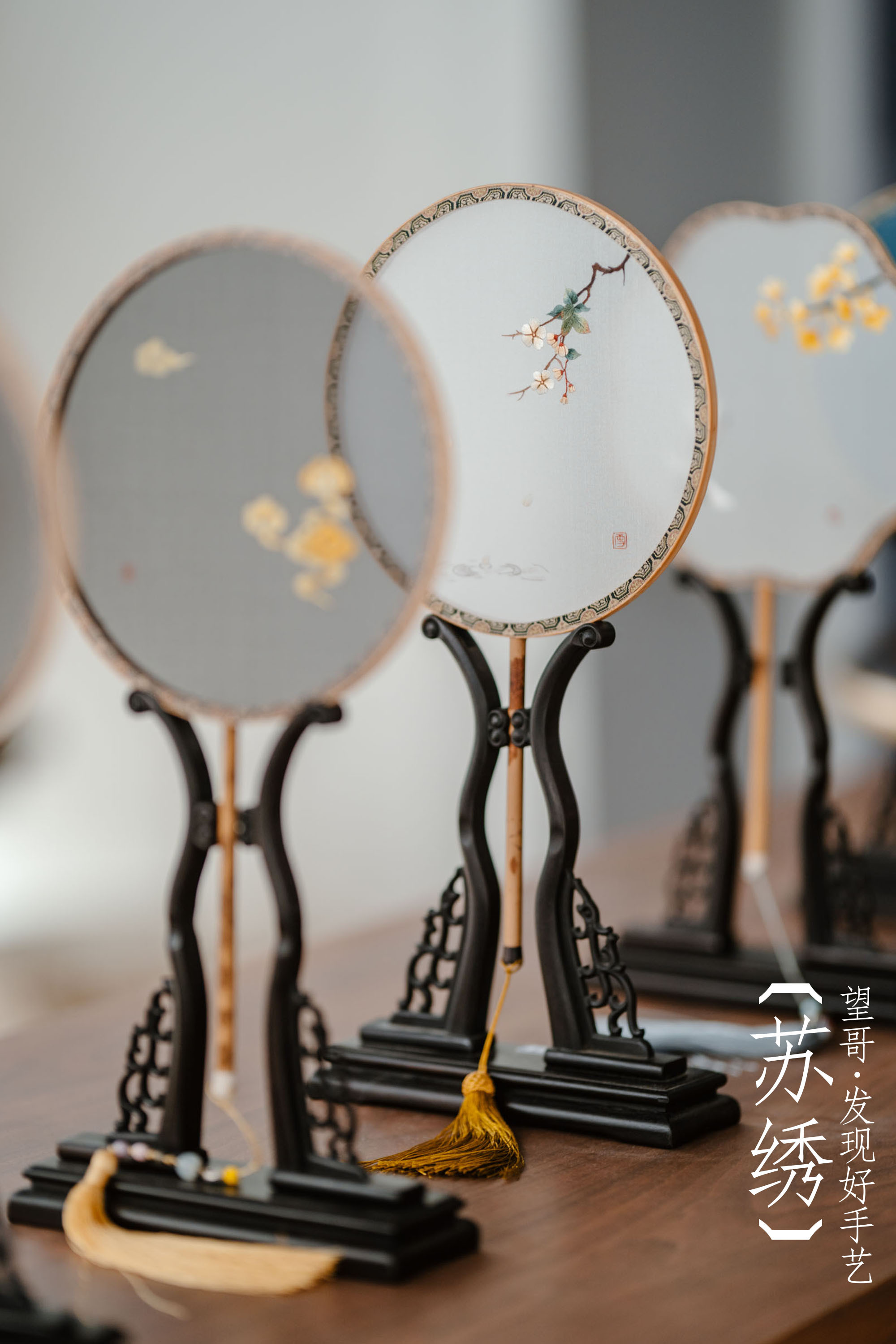 苏州镇湖,被誉为刺绣之乡,生在刺绣世家的薛金娣老师