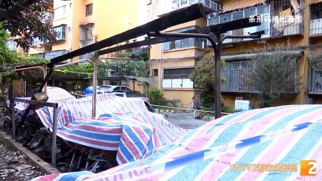 冒烟起火!有爆炸声!昆明一小区电动车爆燃,近30辆车烧成铁架休闲区蓝鸢梦想 - Www.slyday.coM 冒烟起火!有爆炸声!昆明一小区电动车爆燃,近30辆车烧成铁架休闲区蓝鸢梦想 - Www.slyday.coM