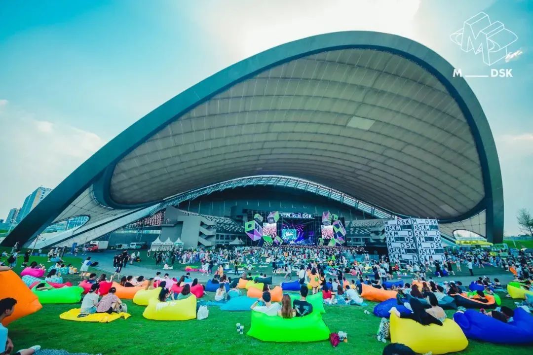 五一假期一起来成都露天音乐公园看华晨宇演唱会!