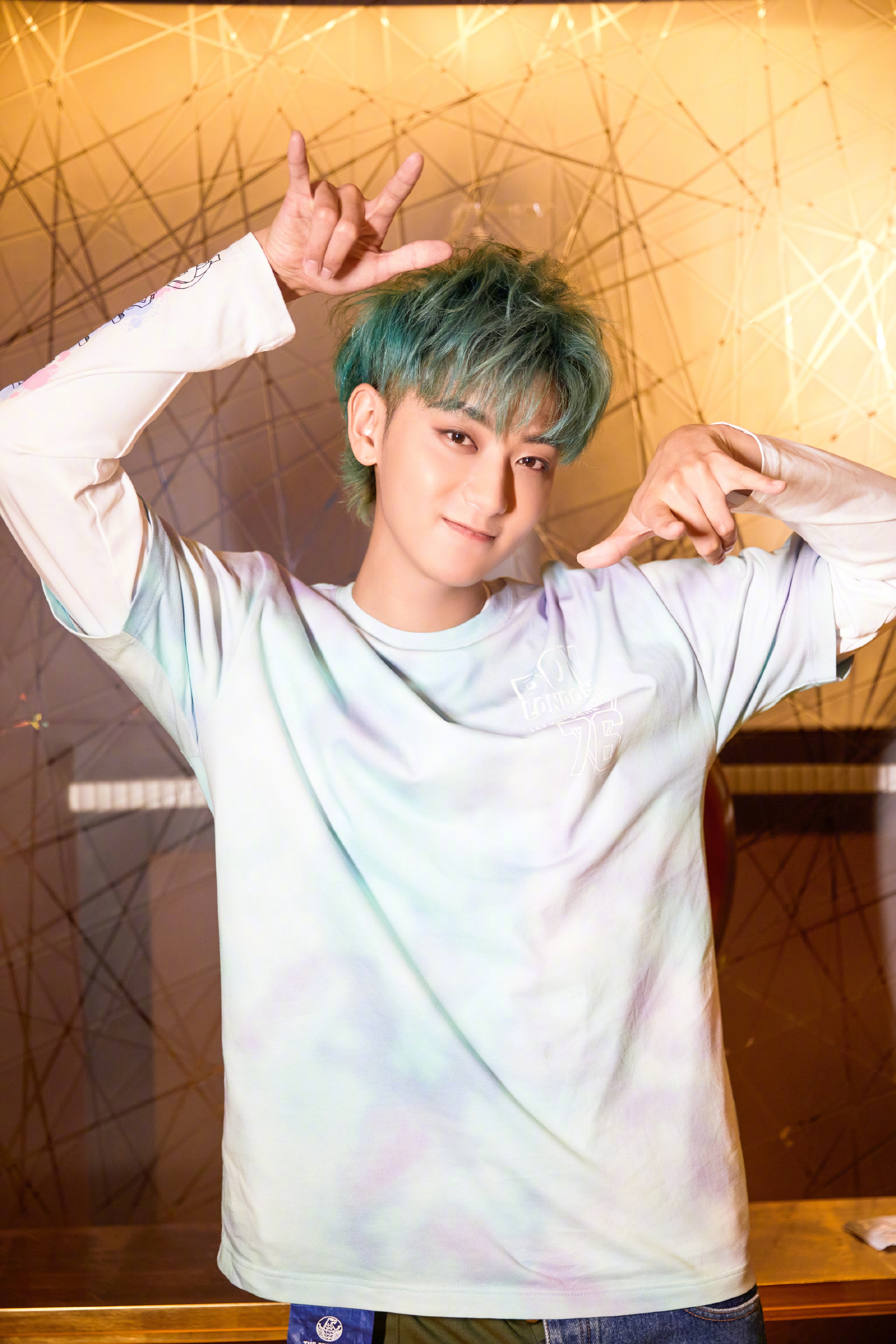 某大明星公开宣称自己是1不是0,好big胆|黄子韬_新浪新闻