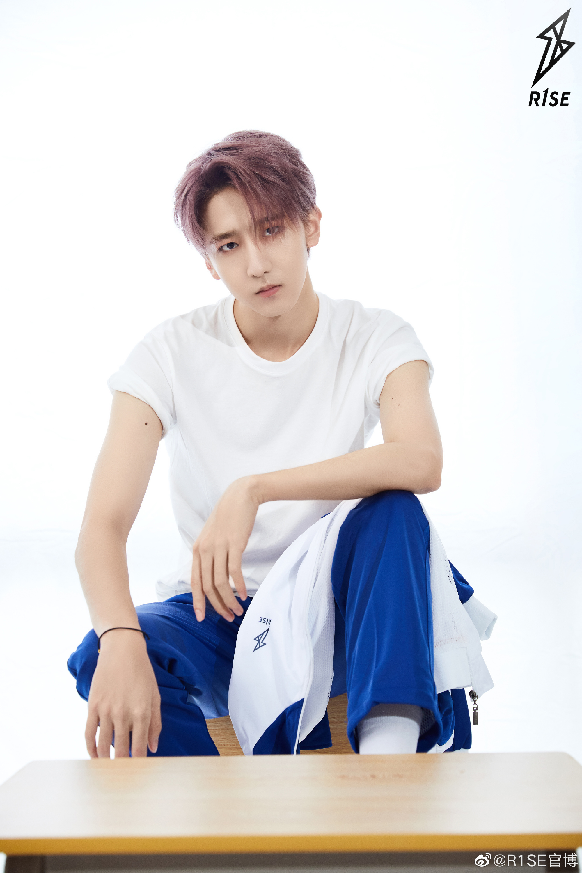 赵让好清新好帅气的大男孩啊,谁能扛得住_高清图集_新浪网