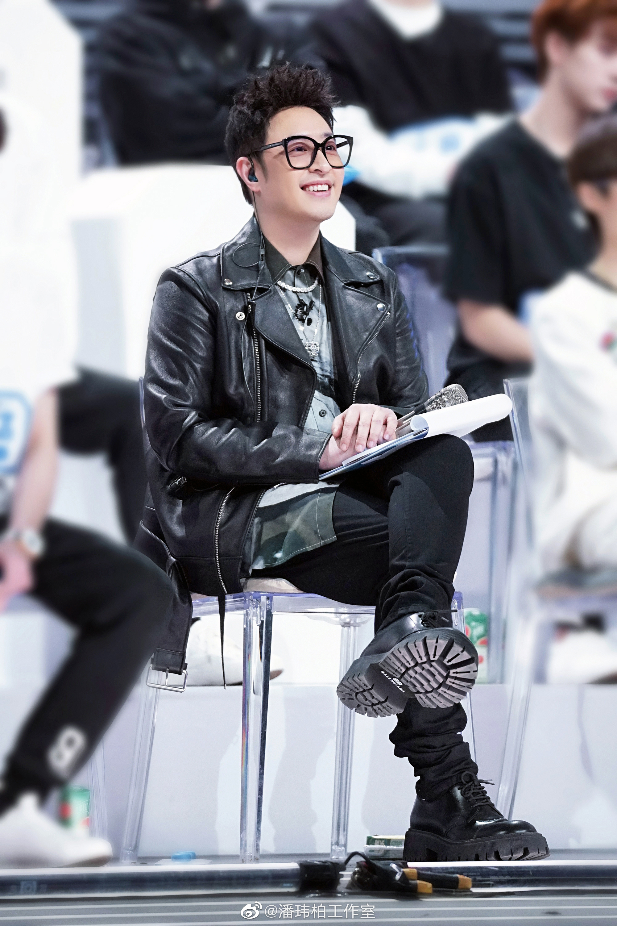 潘导师潘玮柏完成新装备框架眼镜x1