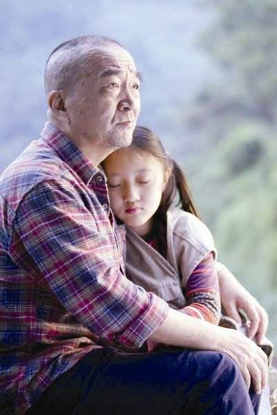 妻子年轻时也是大美人,儿媳颜值太漂亮|李保田|李彧|胡英_新浪新闻