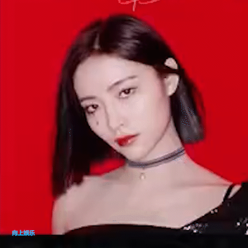 《青春有你》中许佳琪从《破风》中超酷造型到《非日常狂欢》叛逆小丑