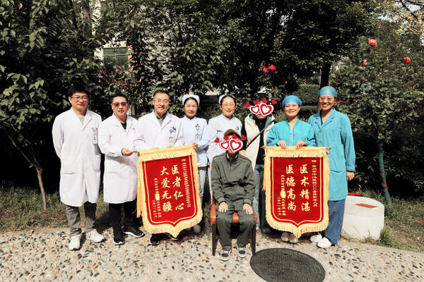 河南一48岁男子因长期不吃饭，引发大脑退变反应迟缓，骑车时反应不及摔伤休闲区蓝鸢梦想 - Www.slyday.coM