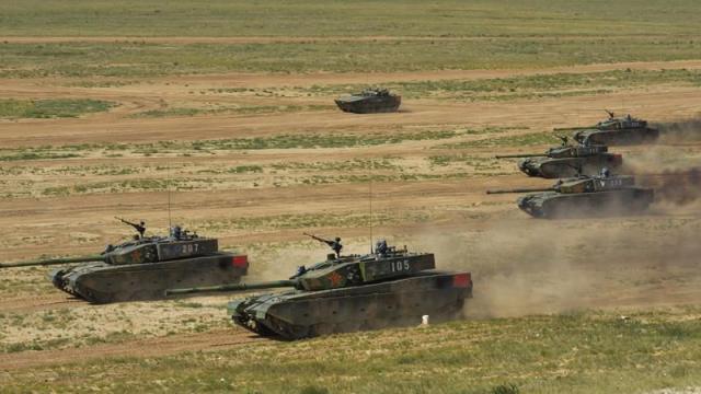 他们手里用着破步枪 眼睛却已经开始望着海那头的航母休闲区蓝鸢梦想 - Www.slyday.coM 他们手里用着破步枪 眼睛却已经开始望着海那头的航母休闲区蓝鸢梦想 - Www.slyday.coM