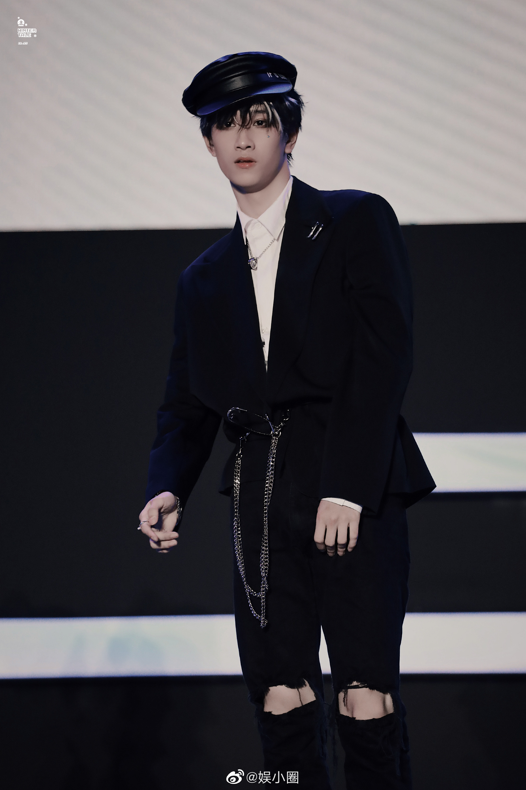 今天敖叽的舞台造型也太帅了吧