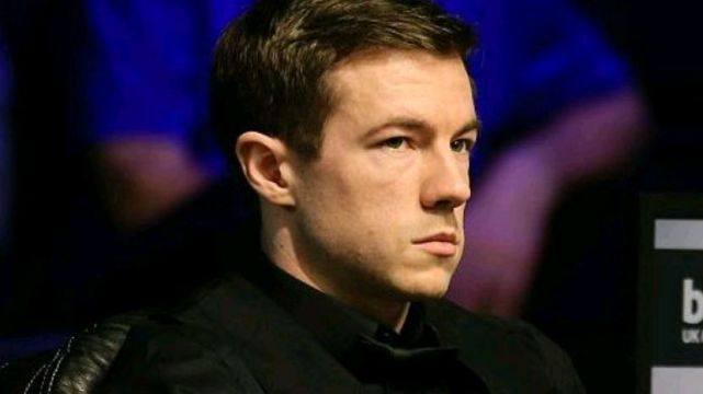 利索夫斯基惨遭逆袭爆冷出局!李行连胜两局险胜top12