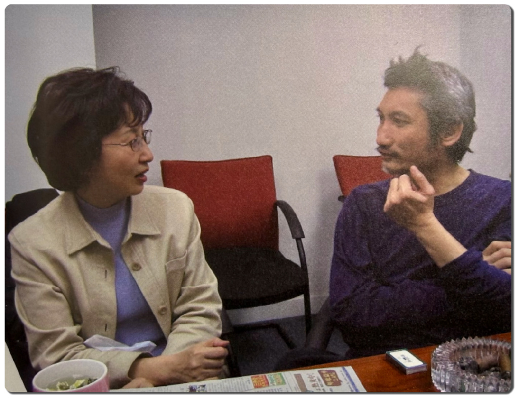 田川:这部戏一演就演了30几年.何冀平:对,我没想到会引起这么大反响.