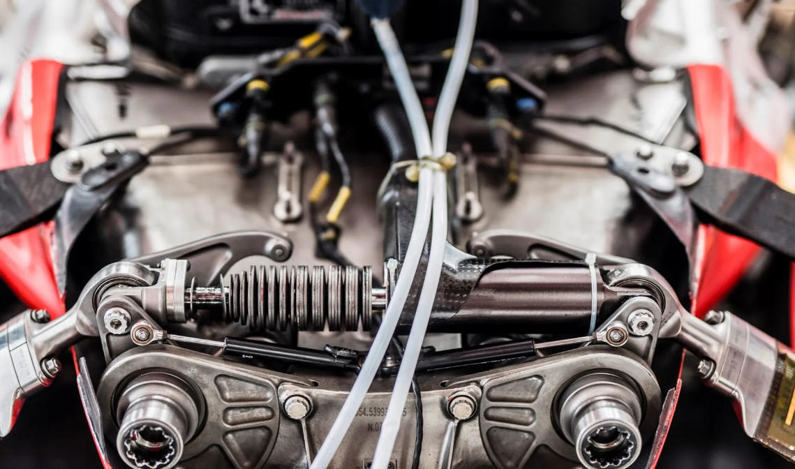 舒马赫曾经的战车,法拉利f2003-ga,价格放最后一张图了……__财经头条