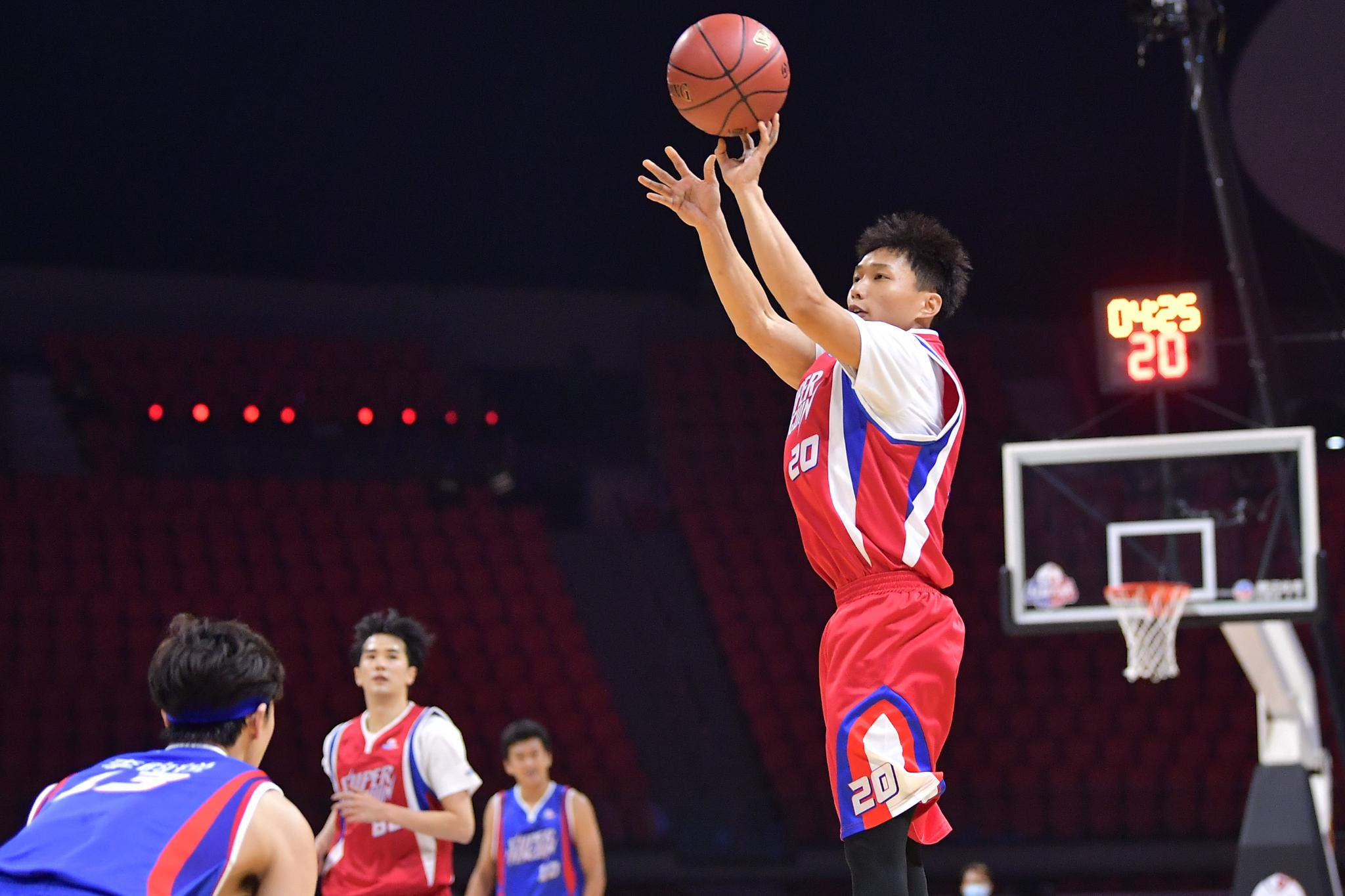 赴热爱之约,享受属于自己的快乐篮球@ray-周锐 @baller白晶 @释小龙