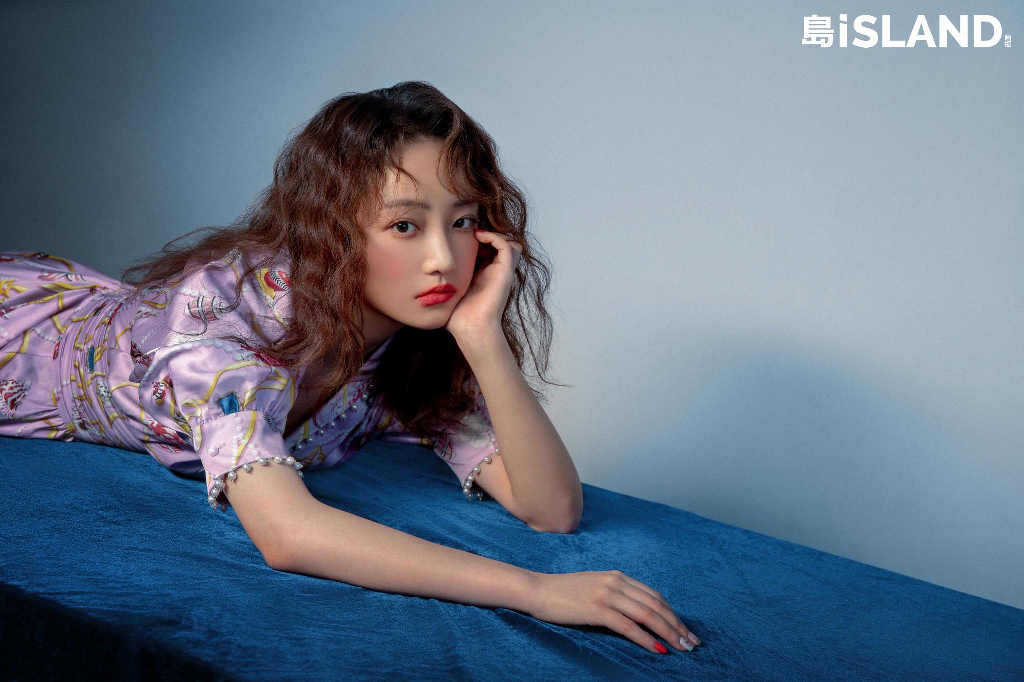 欢娱影视演员@吴佳怡_six 演绎《island画报》大片|吴佳怡_新浪新闻